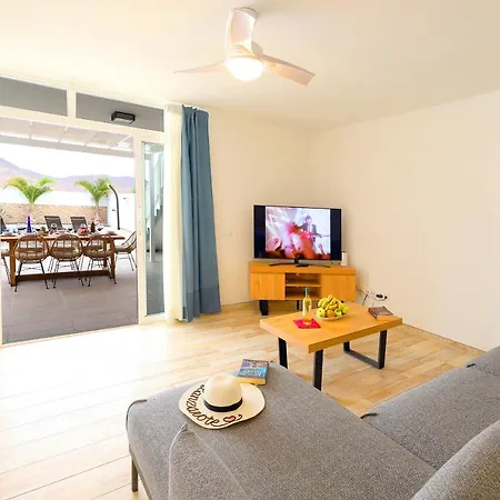 Bella, Modern 4 Bed Villa Playa Blanca (Lanzarote)