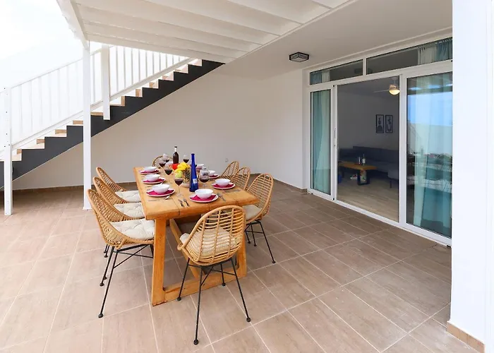 Bella, Modern 4 Bed 플라야블랑카