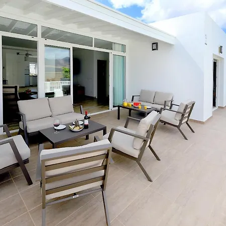 Villa Bella, Modern 4 Bed Playa Blanca (Lanzarote)