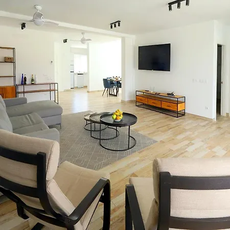 Bella, Modern 4 Bed فيلة بلايا بلانكا