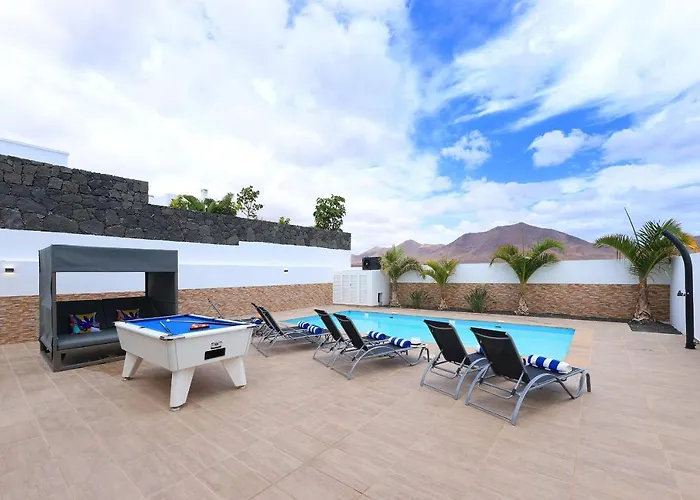 Bella, Modern 4 Bed *