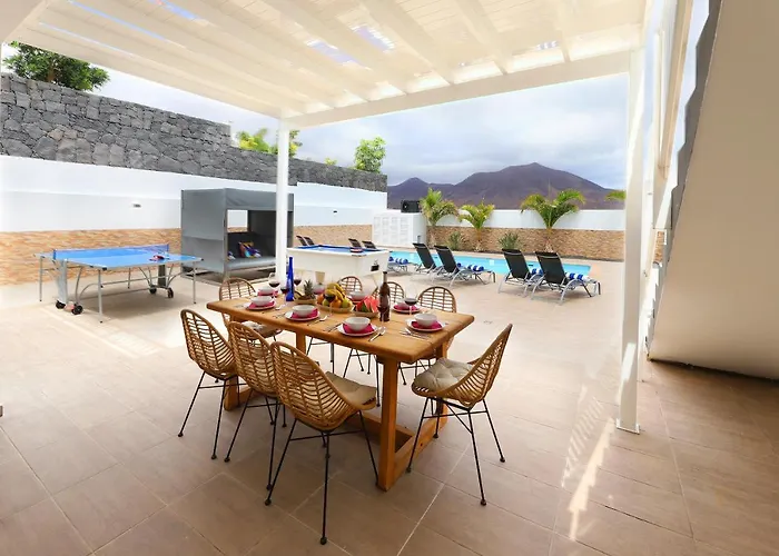 Bella, Modern 4 Bed *